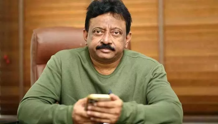 ఇప్పటి వరకూ నా ఆఫీసులోకి పోలీసులు కాలే పెట్టలేదు: ఆర్జీవీ సంచలన ట్వీట్ ఇప్పటి వరకూ నా ఆఫీసులోకి పోలీసులు కాలే పెట్టలేదు: ఆర్జీవీ సంచలన ట్వీట్