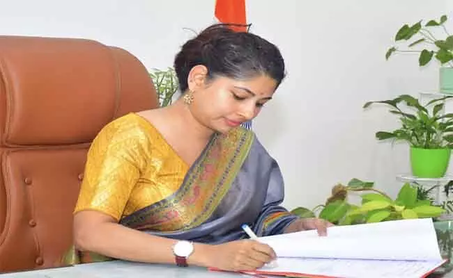 Smita Sabharwal : కొత్త బాధ్యతల్లో సీనియర్ ఐఏఎస్ అధికారిణి స్మితా సభర్వాల్ Smita Sabharwal : కొత్త బాధ్యతల్లో సీనియర్ ఐఏఎస్ అధికారిణి స్మితా సభర్వాల్