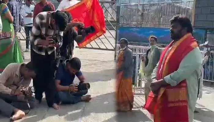 Tirumala: శ్రీవారి ఆలయం ఎదుట ఎంపీ అవినాష్ అనుచరుడి హల్ చల్ Tirumala: శ్రీవారి ఆలయం ఎదుట ఎంపీ అవినాష్ అనుచరుడి హల్ చల్