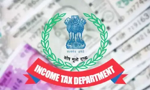 IT Raids: మాజీ మంత్రి పీఏ ఇళ్లలో ఐటీ రెయిడ్స్..