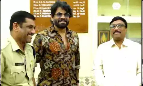 Hero Nagarjuna : ఖైరతాబాద్ ఆర్టీఏ ఆఫీస్ లో సందడి చేసిన హీరో నాగార్జున