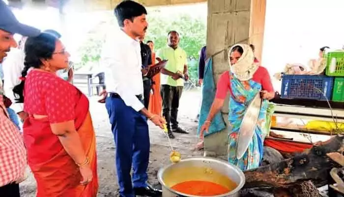 Education: హాస్టళ్లపై ప్రత్యేక నిఘా..! పర్యవేక్షణకు ప్రత్యేక కమిటీలు Education: హాస్టళ్లపై ప్రత్యేక నిఘా..! పర్యవేక్షణకు ప్రత్యేక కమిటీలు
