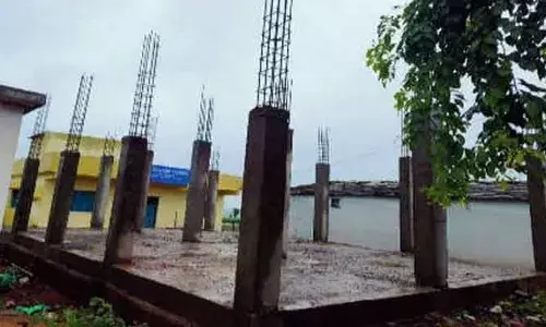Vikarabad: నత్త నడకన భవన నిర్మాణాలు.. బేస్మెంట్‌కే పరిమితం