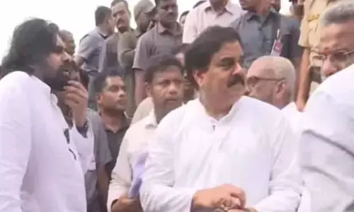 AP Deputy CM:‘రేషన్ తరలిపోతుంటే.. మీకు బాధ్యత లేదా?’.. అధికారులపై పవన్ కళ్యాణ్ ఆగ్రహం