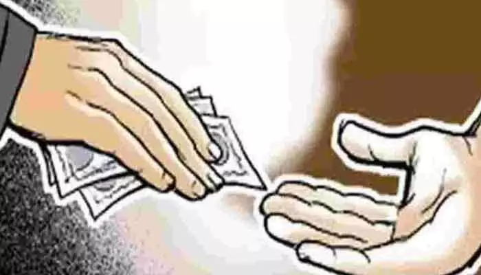 MalkajGiri: భవనానికో రేటు.. ఆయన రూటే సప‘రేటు’ MalkajGiri: భవనానికో రేటు.. ఆయన రూటే సప‘రేటు’