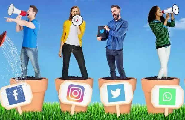 Influencers: సర్వేలో షాకింగ్ విషయాలు.. ఇన్ఫ్లుయెన్సర్స్ చెప్పేవన్నీ నిజాలేనా? Influencers: సర్వేలో షాకింగ్ విషయాలు.. ఇన్ఫ్లుయెన్సర్స్ చెప్పేవన్నీ నిజాలేనా?