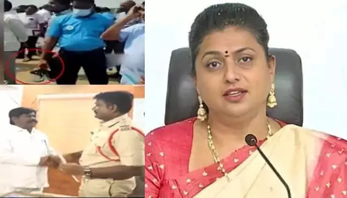ఉద్యోగితో చెప్పులు మోయించిన రోజా.. కర్నూలులో ఫిర్యాదు చేసిన దళిత నేతలు ఉద్యోగితో చెప్పులు మోయించిన రోజా.. కర్నూలులో ఫిర్యాదు చేసిన దళిత నేతలు