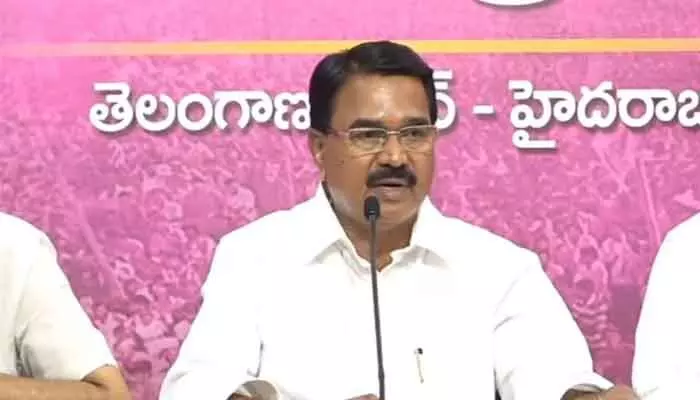 Niranjan Reddy : పాలమూరును మళ్ళీ వలసల జిల్లాగా మార్చవద్దు : మాజీ మంత్రి నిరంజన్ రెడ్డి Niranjan Reddy : పాలమూరును మళ్ళీ వలసల జిల్లాగా మార్చవద్దు : మాజీ మంత్రి నిరంజన్ రెడ్డి
