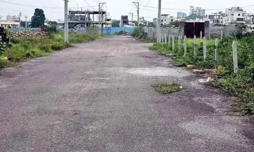Rajendra Nagar: ఫ్రెండ్స్ కాలనీ పేరుతో.. ప్రభుత్వ భూమి స్వాహా