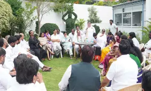 Minister Ponnam : జీహెచ్ఎంసీ ముఖ్య నేతలతో మంత్రి పొన్నం భేటీ