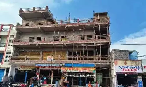Meerpet: అక్రమ నిర్మాణాలకు అడ్డా మీర్ పేట్.. ఆదాయానికి భారీ గండి