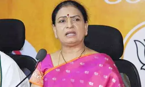 DK Aruna: రేవంత్‌‌వి కేసీఆర్‌ను మించిన అబద్ధాలు.. డీకే అరుణ హాట్ కామెంట్స్