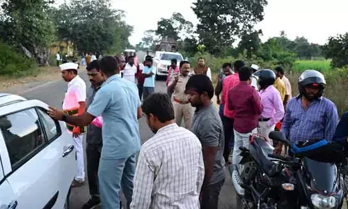 మానవత్వం చాటుకున్న జిల్లా కలెక్టర్