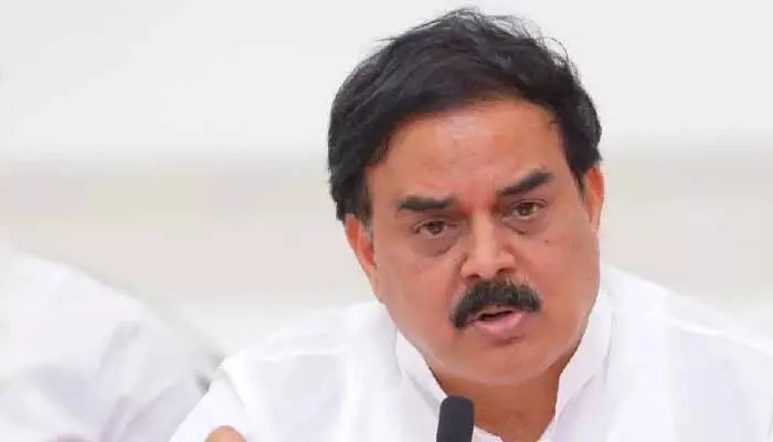 రైతులకు అండగా నిలుస్తుంది కూటమి ప్రభుత్వమే: మంత్రి నాదెండ్ల రైతులకు అండగా నిలుస్తుంది కూటమి ప్రభుత్వమే: మంత్రి నాదెండ్ల