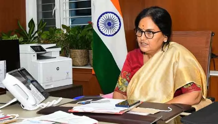 CS Shanthikumari : యువ వికాసంలో 9వేల మందికి ఉద్యోగ నియామక పత్రాలు : సీఎస్ శాంతికుమారి CS Shanthikumari : యువ వికాసంలో 9వేల మందికి ఉద్యోగ నియామక పత్రాలు : సీఎస్ శాంతికుమారి