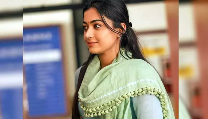 Rashmika Mandanna: రశ్మిక మందన్న ‘ది గర్ల్ ఫ్రెండ్’పై డైరెక్టర్ సుకుమార్ కామెంట్స్.. Rashmika Mandanna: రశ్మిక మందన్న ‘ది గర్ల్ ఫ్రెండ్’పై డైరెక్టర్ సుకుమార్ కామెంట్స్..