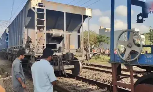 SC Railways: మహబూబాబాద్ వద్ద రెండు భాగాలుగా విడిపోయిన గూడ్స్ రైలు