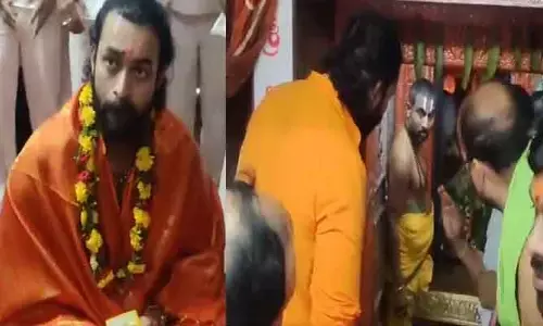 Hero Varun Tej : కొండగట్టు అంజన్నను దర్శించుకున్న హీరో వరుణ్ తేజ్