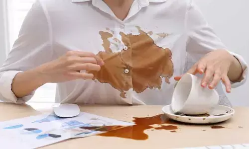 Stains on clothes: దుస్తులపై మరకలు పోవట్లేదా..? ఇలా చేయండి చాలు..!