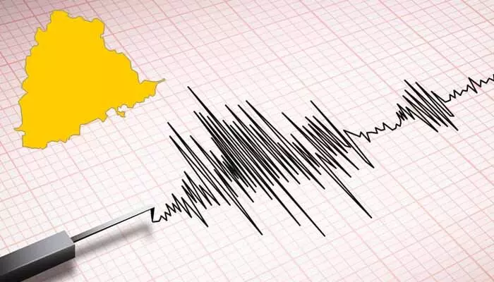 Earthquake: తెలంగాణలో భూకంపం.. పలు జిల్లాల్లో స్వల్పంగా కంపించిన భూమి Earthquake: తెలంగాణలో భూకంపం.. పలు జిల్లాల్లో స్వల్పంగా కంపించిన భూమి