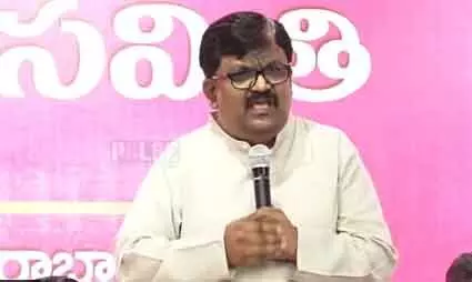 MLC Deshapati Srinivas : అర్భకులు.. బుల్డోజర్ బుల్లోళ్ళు : సీఎం రేవంత్ పై ఎమ్మెల్సీ దేశపతి విసుర్లు MLC Deshapati Srinivas : అర్భకులు.. బుల్డోజర్ బుల్లోళ్ళు : సీఎం రేవంత్ పై ఎమ్మెల్సీ దేశపతి విసుర్లు