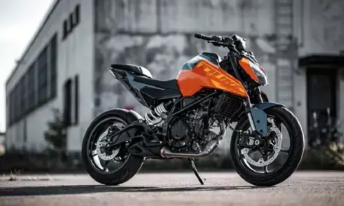 KTM 250 Duke: కేటీఎం ఇయర్ ఎండ్ సేల్.. డ్యూక్‌పై 20 వేల తగ్గింపు..!