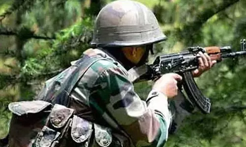 Terrarist attack: కశ్మీర్‌లోని ఆర్మీ క్యాంపుపై ఉగ్రదాడి.. రెండు గ్రెనేడ్లతో అటాక్