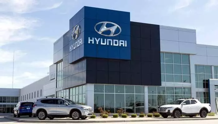 Hyundai Prices Hike: వినియోగదారులకు హ్యుందాయ్ బిగ్ షాక్.. జనవరి 1 నుంచి కార్ల ధరలు పెంపు..! Hyundai Prices Hike: వినియోగదారులకు హ్యుందాయ్ బిగ్ షాక్.. జనవరి 1 నుంచి కార్ల ధరలు పెంపు..!