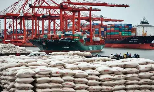 Kakinada Port: నిఘా నీడలో కాకినాడ పోర్టు.. సీసీ కెమెరాల ఏర్పాటుతో నిరంతర పర్యవేక్షణ