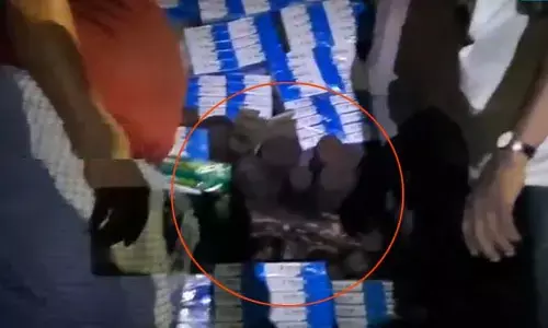 Smuggling: పుష్ప స్టైల్లో ఎర్రచందనం స్మగ్లింగ్.. గుట్టు రట్టు చేసిన పోలీసులు