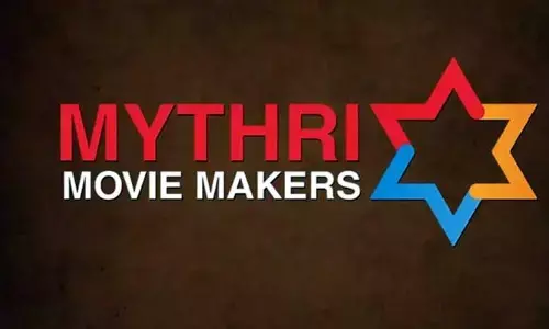 Sandhya Theatre: థియేటర్ తొక్కిసలాటలో మహిళ మృతి.. స్పందించిన ‘పుష్ప-2’ నిర్మాణ సంస్థ