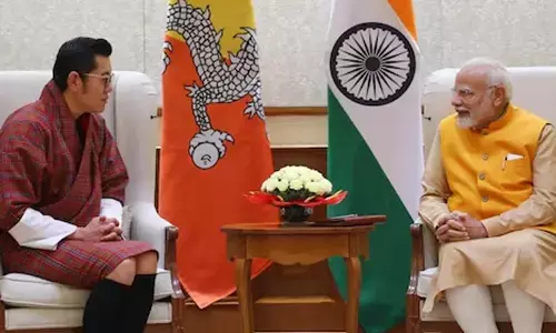 Pm modi: భూటాన్ రాజుతో ప్రధాని మోడీ భేటీ.. ఇరు దేశాల ద్వైపాక్షిక సంబంధాలపై చర్చ