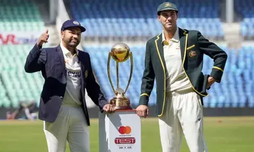 IND Vs AUS: టాస్ గెలిచి బ్యాటింగ్ ఎంచుకున్న టీమిండియా.. తుది జట్టులోకి ఆ ముగ్గురు