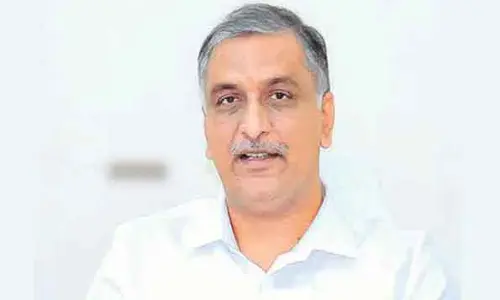 BRS: విమర్శలు మాని, జీతాలు చెల్లించండి.. సీతక్క ట్వీట్ కు హరీష్ రావు రిప్లై