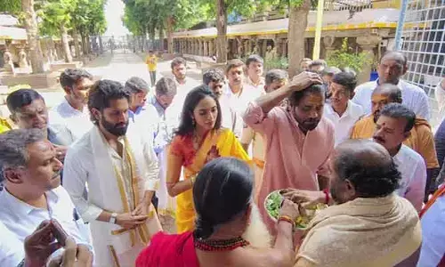 Kurnool: శ్రీశైలం మల్లన్నకు ప్రత్యేక పూజలు చేసిన నాగచైతన్య, శోభిత