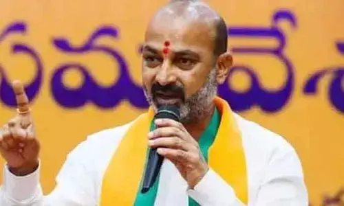 రాహుల్ గాంధీ క్షమాపణ చెప్పాల్సిందే.. కాంగ్రెస్ నేతల భాషపై బండి సంజయ్ ఫైర్