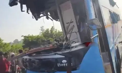 Road Accident: ఘోర రోడ్డు ప్రమాదం.. 8 మంది మృతి