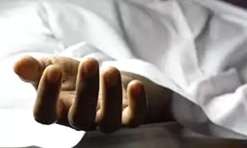 శనగగింజ గొంతులో ఇరుక్కొని చిన్నారి మృతి