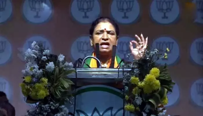BJP: రేవంత్ లక్కీ లాటరీ ముఖ్యమంత్రి.. ఎంపీ డీకే అరుణ హాట్ కామెంట్స్ BJP: రేవంత్ లక్కీ లాటరీ ముఖ్యమంత్రి.. ఎంపీ డీకే అరుణ హాట్ కామెంట్స్