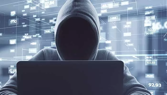 Cyber Crime: అరెస్ట్ వారెంట్తో ఆన్లైన్ మోసం Cyber Crime: అరెస్ట్ వారెంట్తో ఆన్లైన్ మోసం