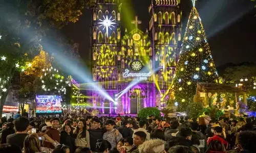 Christmas: క్రిస్మస్ సెలబ్రెషన్స్‌కు ఈ ప్లేస్‌లు బెస్ట్..!