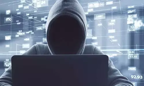 Cyber Crime: అరెస్ట్ వారెంట్‌తో ఆన్లైన్ మోసం