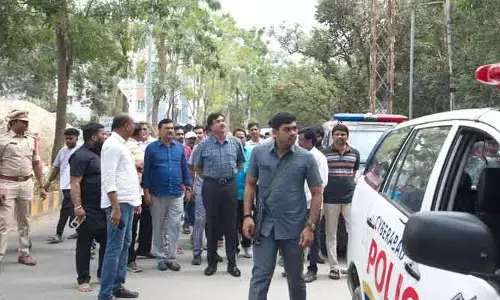 Hydra: మణికొండ, మంచిరేవులలో హైడ్రా కమిషనర్ పరిశీలన