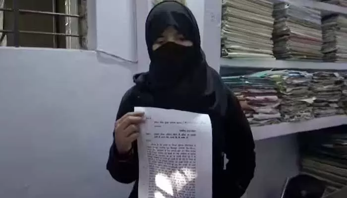 Triple Talaq : సంభాల్ అల్లర్లలో పోలీసులకు సపోర్ట్.. భార్యకు ట్రిపుల్ తలాక్ Triple Talaq : సంభాల్ అల్లర్లలో పోలీసులకు సపోర్ట్.. భార్యకు ట్రిపుల్ తలాక్