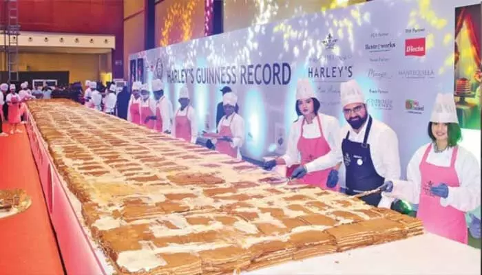Guinness Book of World Records : గిన్నిస్ బుక్ రికార్డ్స్ కు ఎక్కిన హైదరాబాద్ బేకింగ్ కంపెనీ Guinness Book of World Records : గిన్నిస్ బుక్ రికార్డ్స్ కు ఎక్కిన హైదరాబాద్ బేకింగ్ కంపెనీ