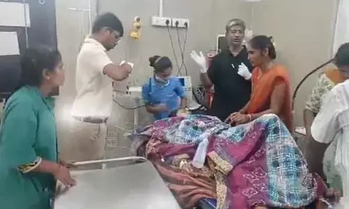 Minister Savita : ప్రేమోన్మాదికి కఠిన శిక్ష పడాలి : మంత్రి సవిత