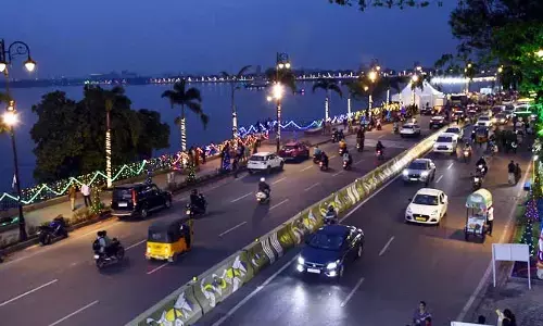 హైదరాబాద్‌ వాసులకు గుడ్ న్యూస్.. ట్యాండ్‌బండ్‌కు స్టార్ హీరోయిన్లు