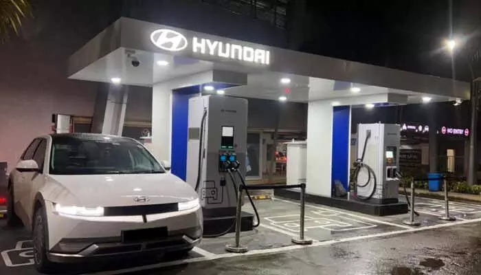 Hyundai: 2030 నాటికి 600 ఈవీ ఛార్జింగ్ స్టేషన్లు ఏర్పాటు చేయనున్న హ్యుందాయ్..! Hyundai: 2030 నాటికి 600 ఈవీ ఛార్జింగ్ స్టేషన్లు ఏర్పాటు చేయనున్న హ్యుందాయ్..!