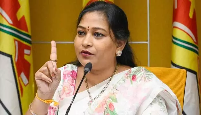 Home Minister: పవన్ కల్యాణ్ను బెదిరించిన అగంతకుడ్ని పట్టుకోండి.. డీజీపీకి హోంమంత్రి ఫోన్ Home Minister: పవన్ కల్యాణ్ను బెదిరించిన అగంతకుడ్ని పట్టుకోండి.. డీజీపీకి హోంమంత్రి ఫోన్