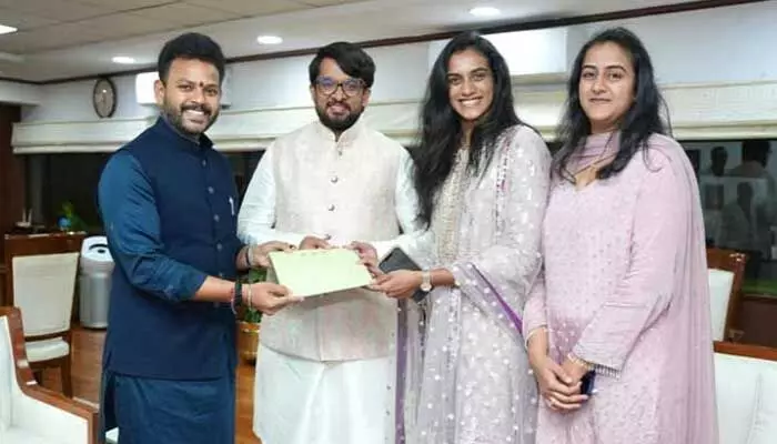 మా వివాహానికి రండి: రామ్మోహన్ నాయుడిని ఆహ్వానించిన పీపీ సింధు మా వివాహానికి రండి: రామ్మోహన్ నాయుడిని ఆహ్వానించిన పీపీ సింధు